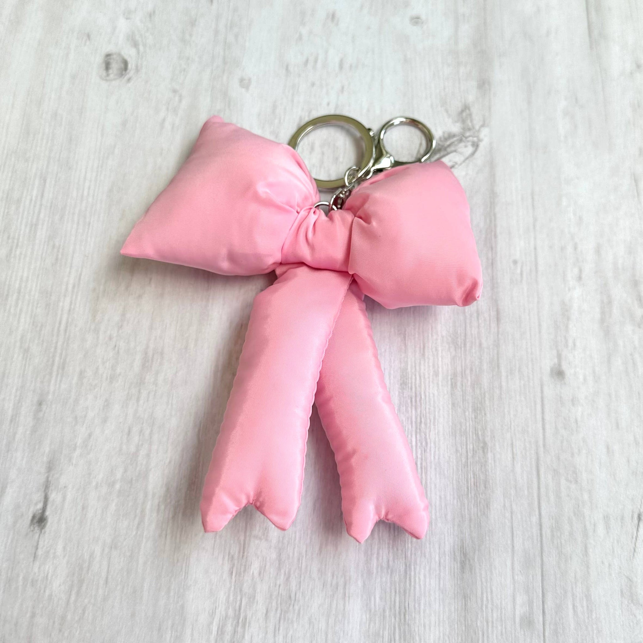 COQUETTE BOW PUFF KEYCHAIN IN PINK-KEYCHAIN-MODE-Couture-Boutique-Womens-Clothing