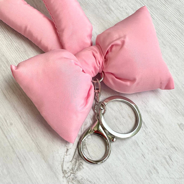 COQUETTE BOW PUFF KEYCHAIN IN PINK-KEYCHAIN-MODE-Couture-Boutique-Womens-Clothing